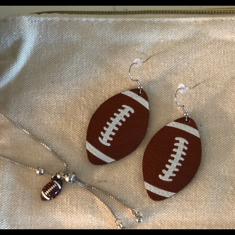 Savvy Football Moms: Earring and Glam Bracelet